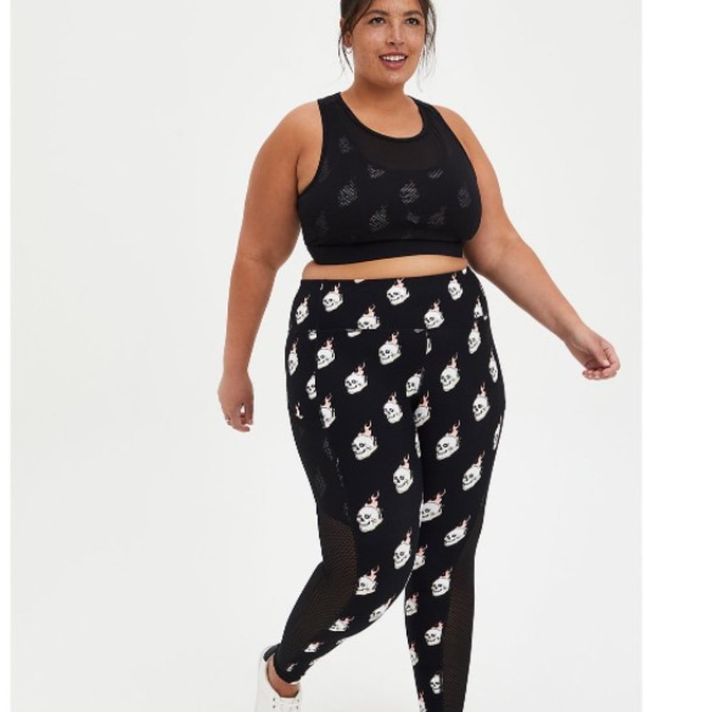 NWT Black Sports Bra with Flaming Skulls - Picture 4 of 5